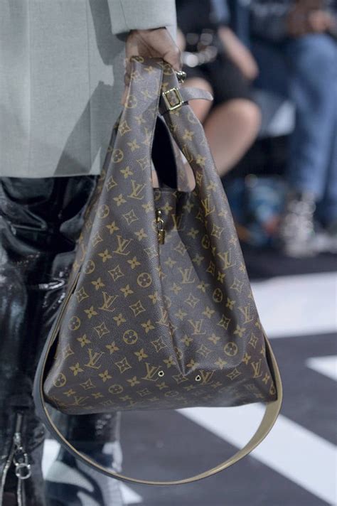 acquisto borsa louis vuitton falsa da privato|Come capire se una borsa Louis Vuitton è originale o falsa.